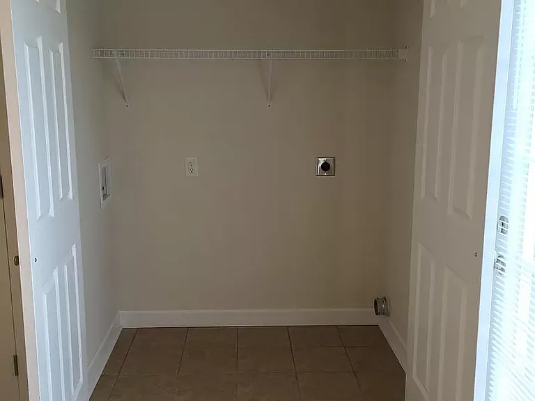 533 Claire Pl #533 — Photo 13