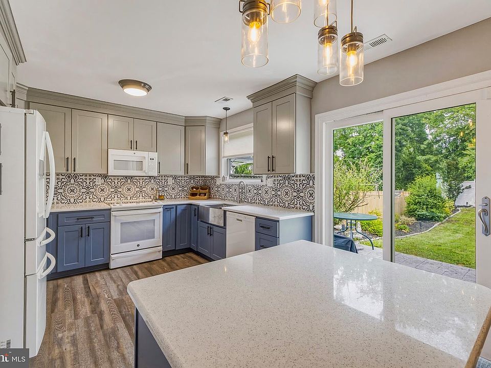 1st image of 14 Woodmill Dr