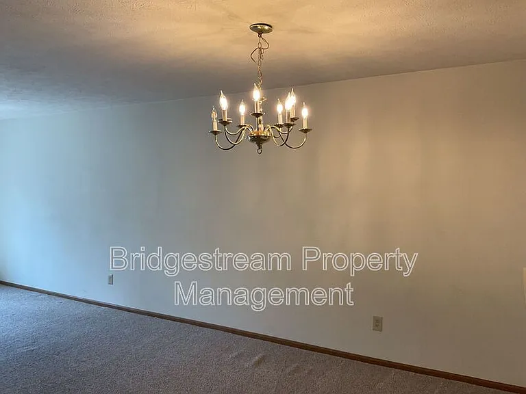 4595 Burchdale St — Photo 9