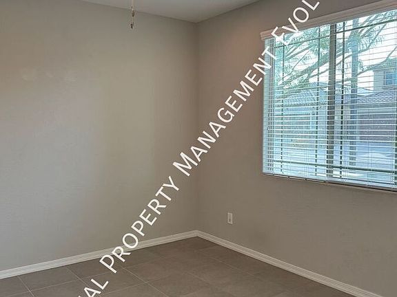 3rd image of 2322 W Mark Ln