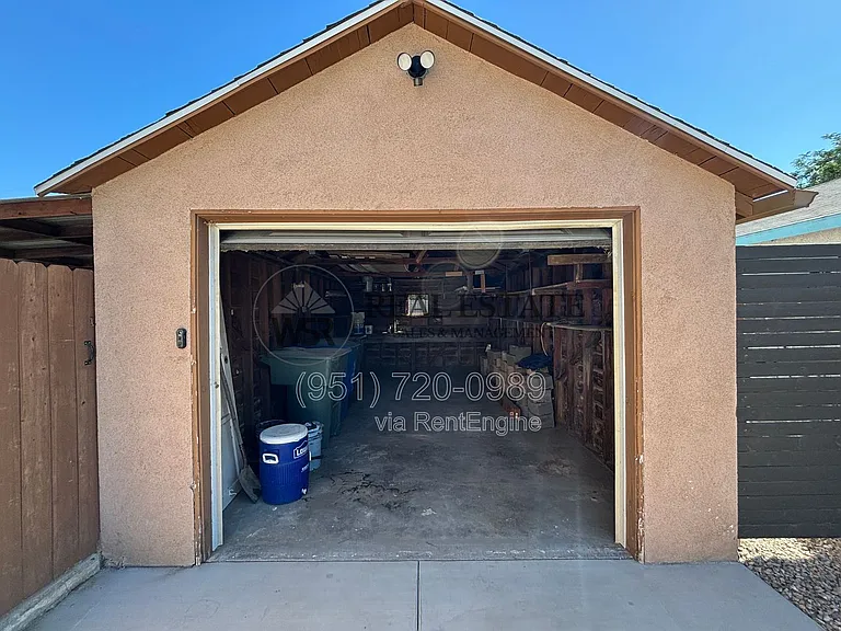 3845 Strong St — Photo 23