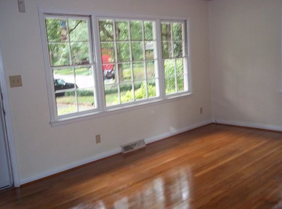 2nd image of 8 Sinnott Cir