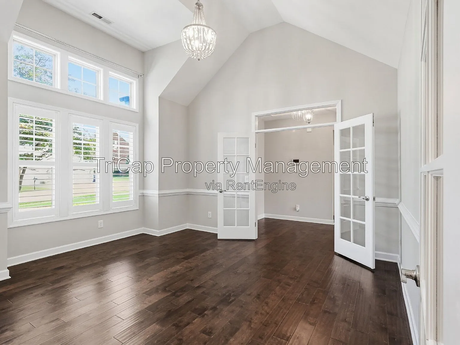 3 bed, 2.0 bath, 2099 sqft, $2,400 — Photo 3