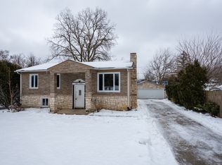 1519 N Pleasant Dr, Round Lake Beach, IL 60073