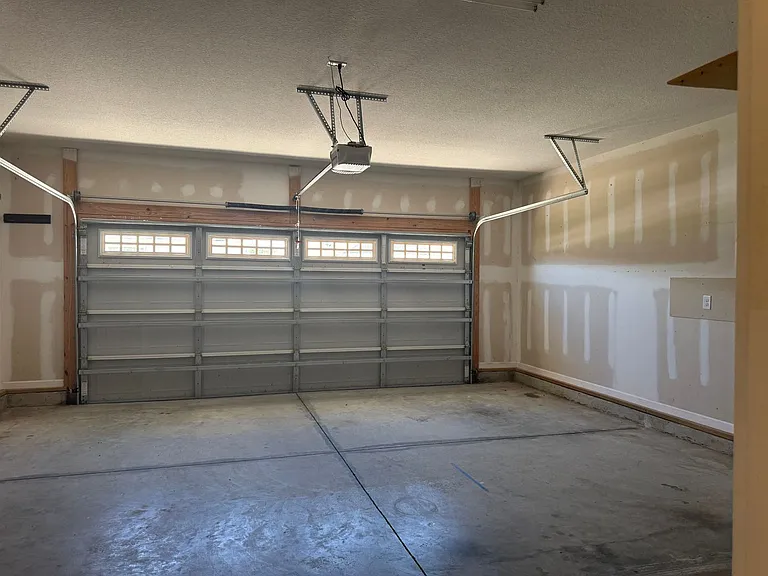 403 Derrick Dr — Photo 25