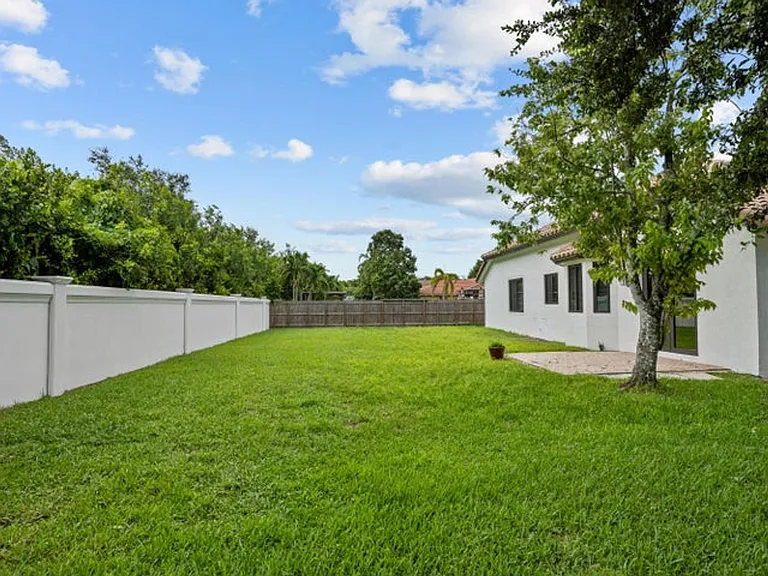 8985 NW 45th Ct — Photo 15