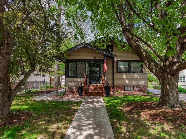 1006 44th Pl, Des Moines, IA 50311