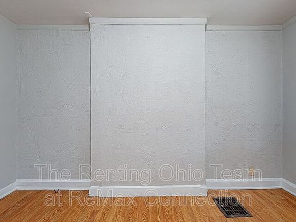 4th image of 1074 E 20th Ave