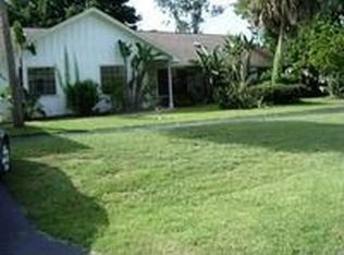 649 Pelican Bay Dr, Daytona Beach, FL 32119