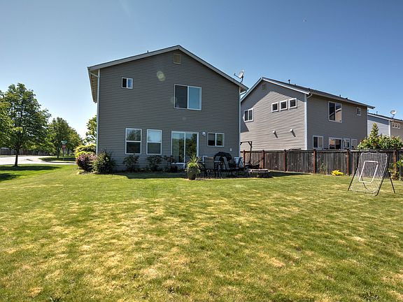 3rd image of 9916 197th Ave E
