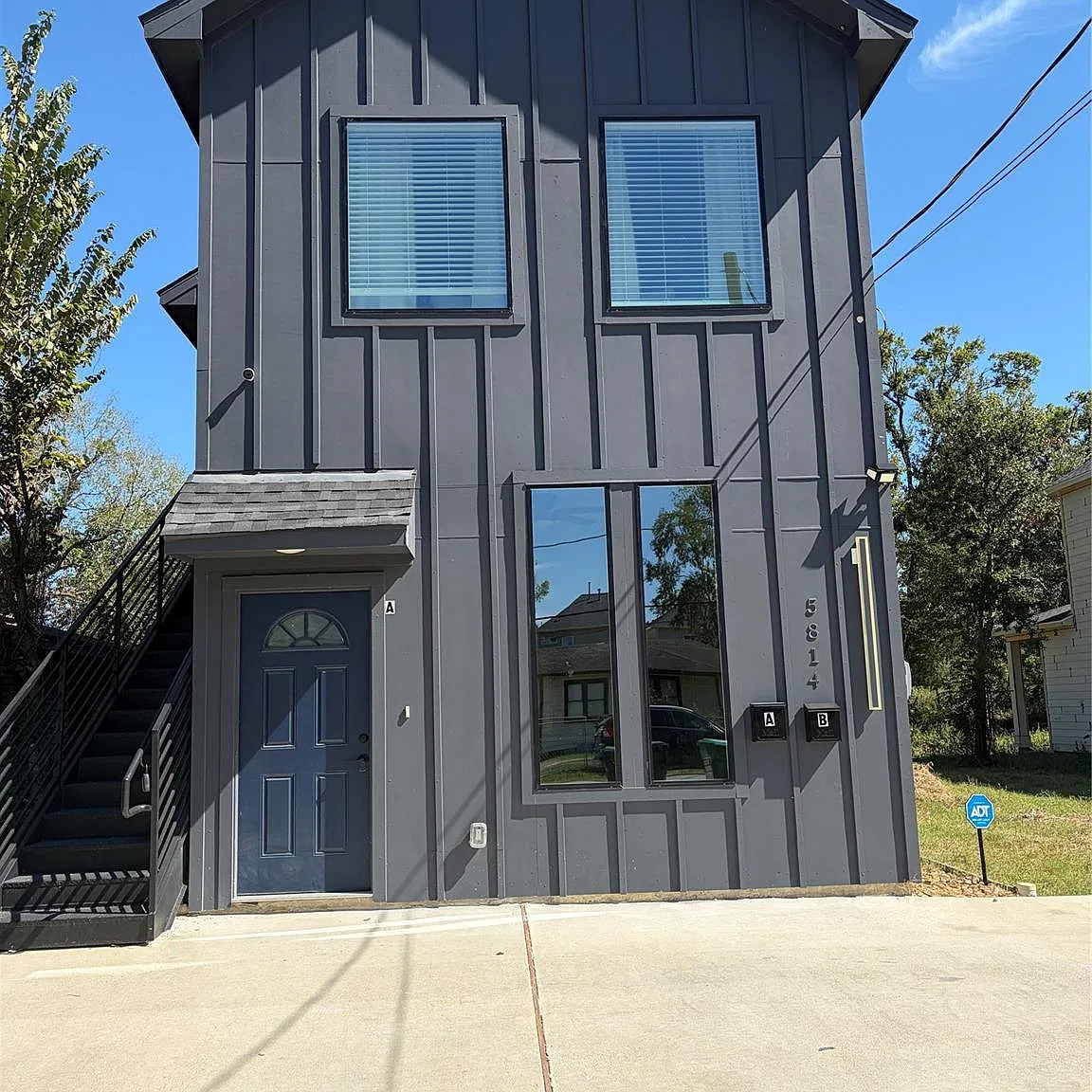 2 bed, 4.0 bath, 864 sqft, $1,250 — Photo 2