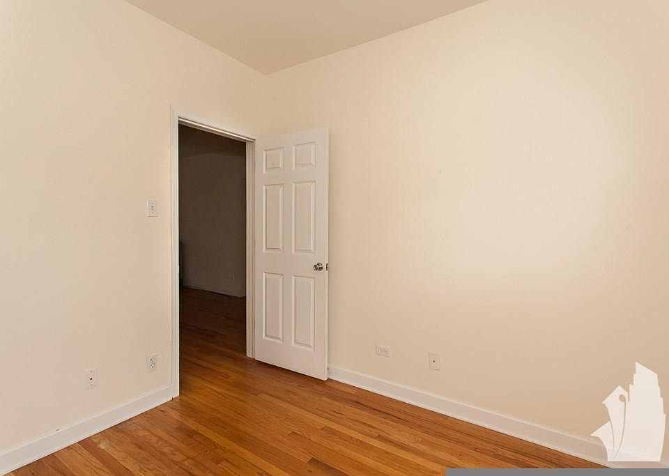 1st image of 3922 N Pine Grove Ave APT 3