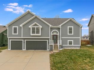 1230 Holly Ct, Liberty, MO 64068