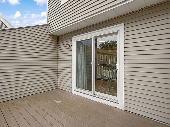 5th image of 328 Fox Hollow Way #328