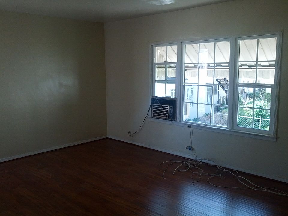 1st image of 226 N Olive Ave