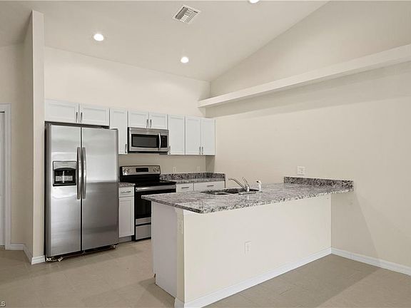 5th image of 1631/1633 SW 33rd St