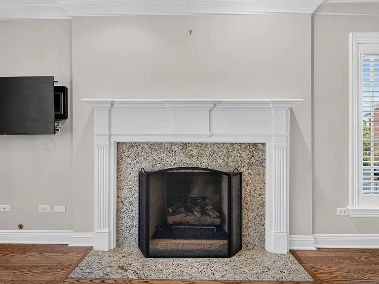 107 S Grant St — Photo 11