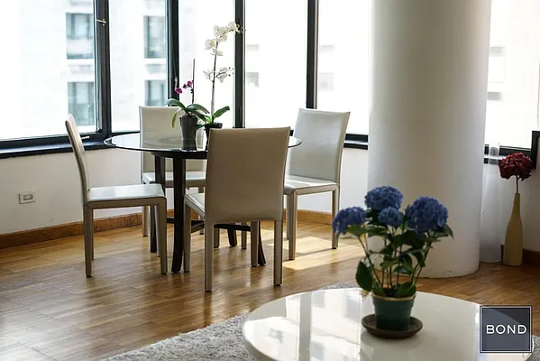 Rented by Bond New York | media 30