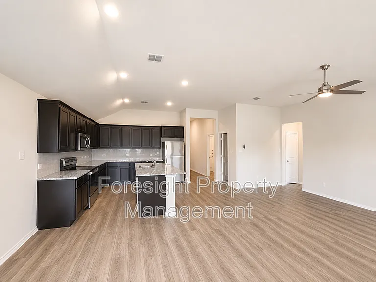 538 Concho St — Photo 13