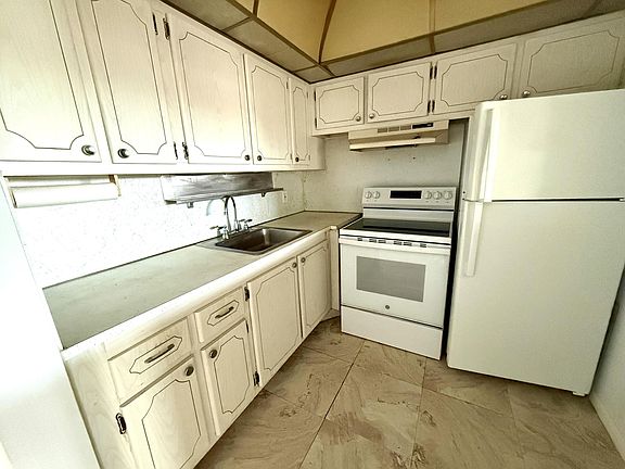 3rd image of 179 Northampton I