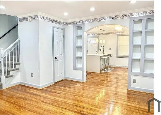 4 bed, 2000 sqft, $4,995 — Photo 2