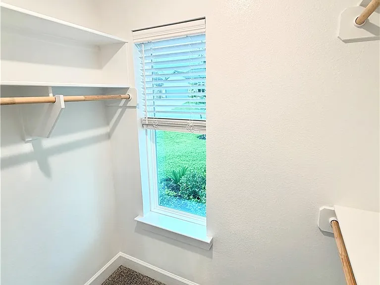 1216 Bridgewater Dr — Photo 16