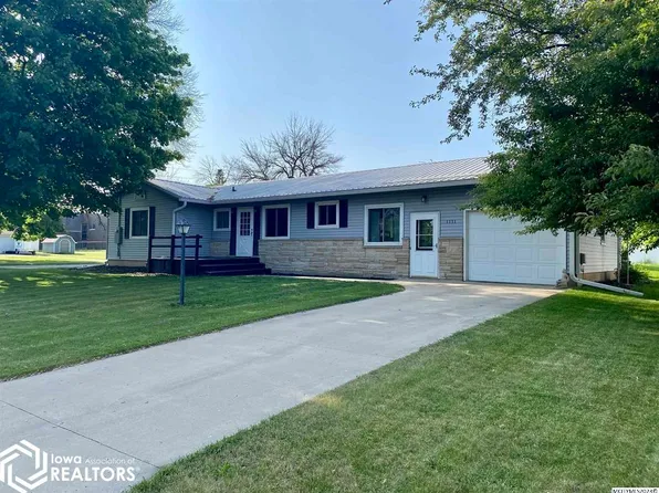 1111 5th Ave, Ackley, IA 50601