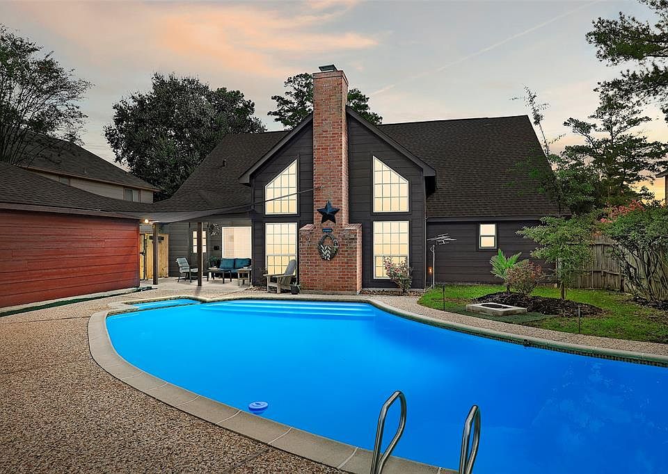 1st image of 15103 Pebble Bend Dr