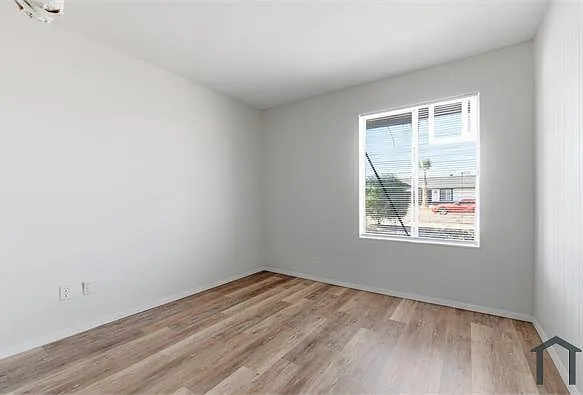 4047 W Sweetwater Ave — Photo 9