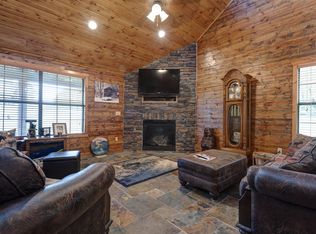 195 Pinnacle Cove Ln, Lampe, MO 65681