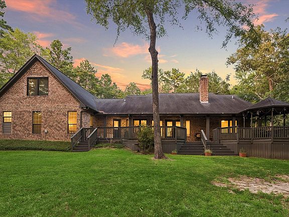 2nd image of 263 Dogwood Ln