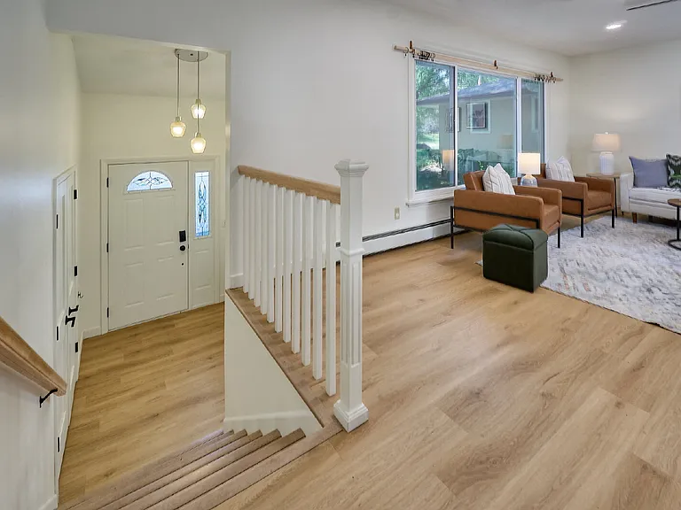 565 Transit Ave — Photo 13