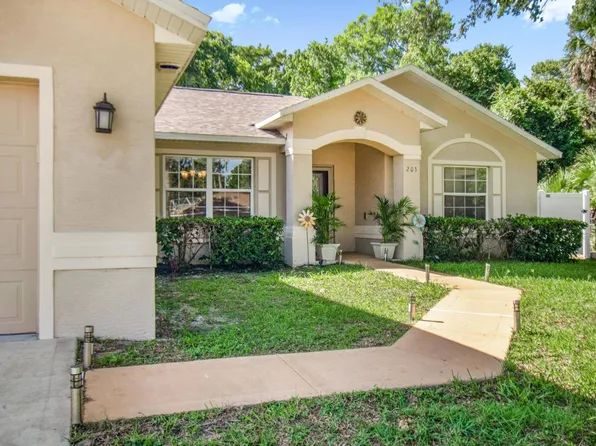 203 Frontier Dr, Palm Coast, FL 32137