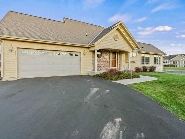 221 Eagles Cove CIRCLE, North Prairie, WI 53153