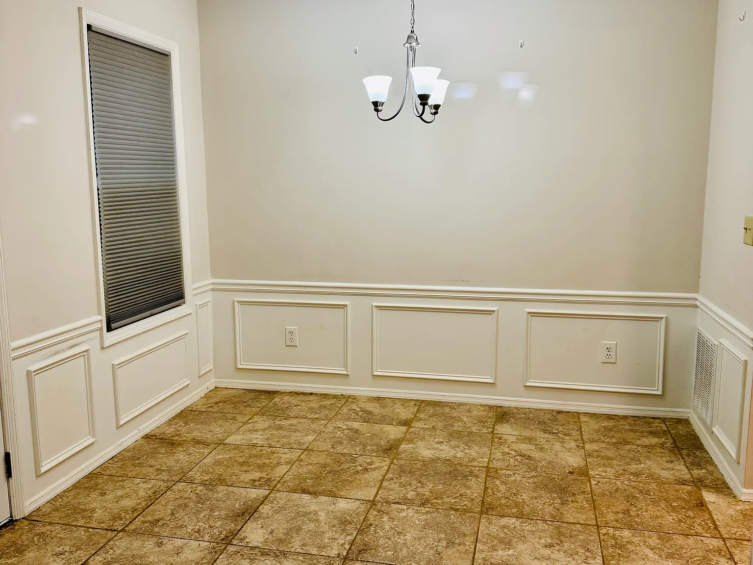 2 bed, 2.5 bath, 1380 sqft, $1,600 — Photo 4