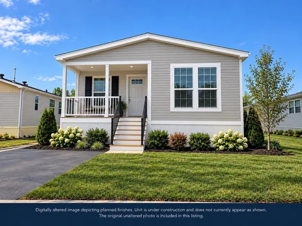 558 Birchwood Dr #558, Lockport, NY 14094