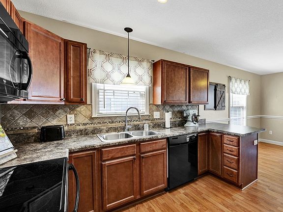 5th image of 644 Clarion Ct