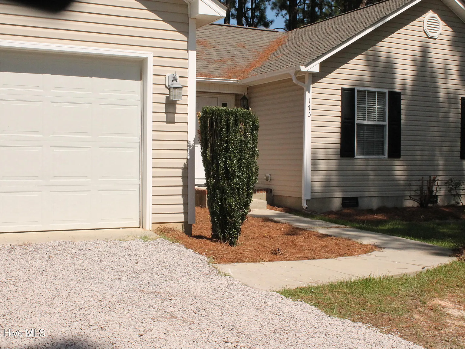3 bed, 2.0 bath, $1,650 — Photo 2