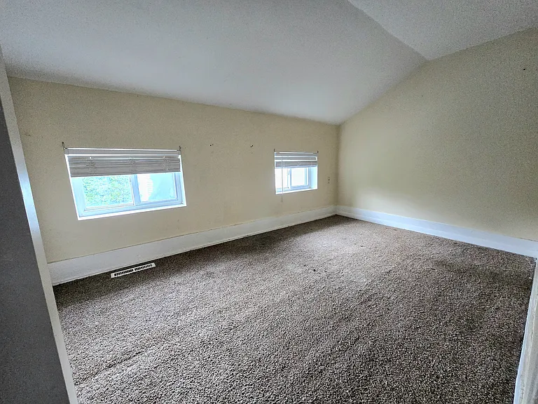 272 W William St — Photo 6