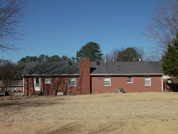 4th image of 210 Sunnyside Dr