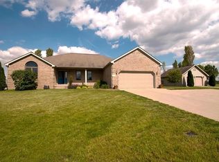 5043 S Oakwood Dr, Columbus, IN 47203