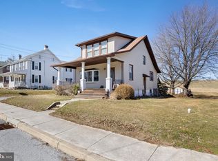 31 Hanover St, Spring Grove, PA 17362