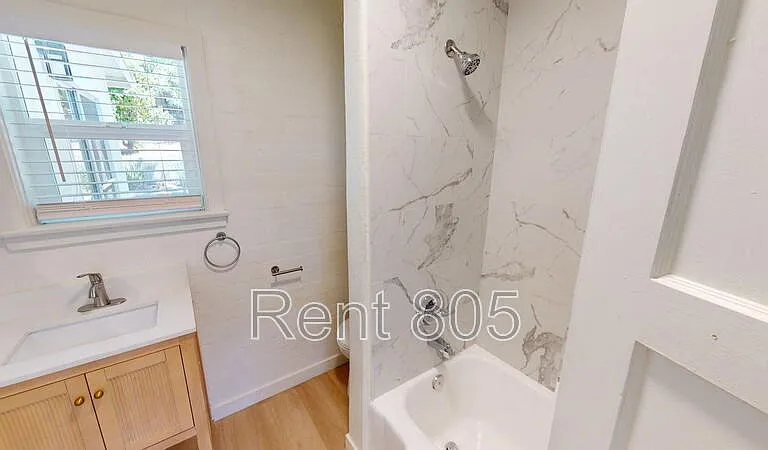 8236 Edison Dr — Photo 12