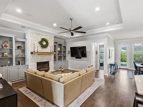 5th image of 3333 Stoneleigh Rd