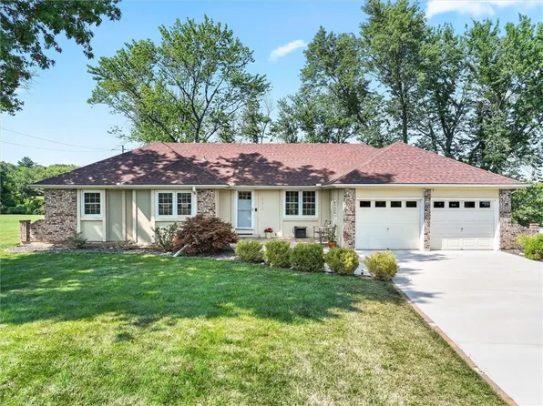 21910 W 73rd Ter, Shawnee, KS 66218