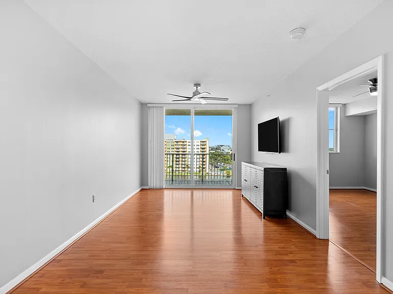 3020 NE 32nd Ave #710 — Photo 3