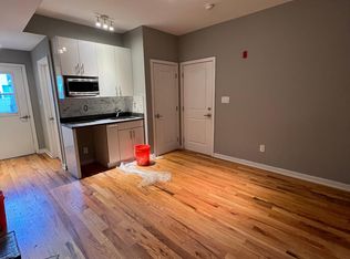 533 N Budd St #B2, Philadelphia, PA 19104