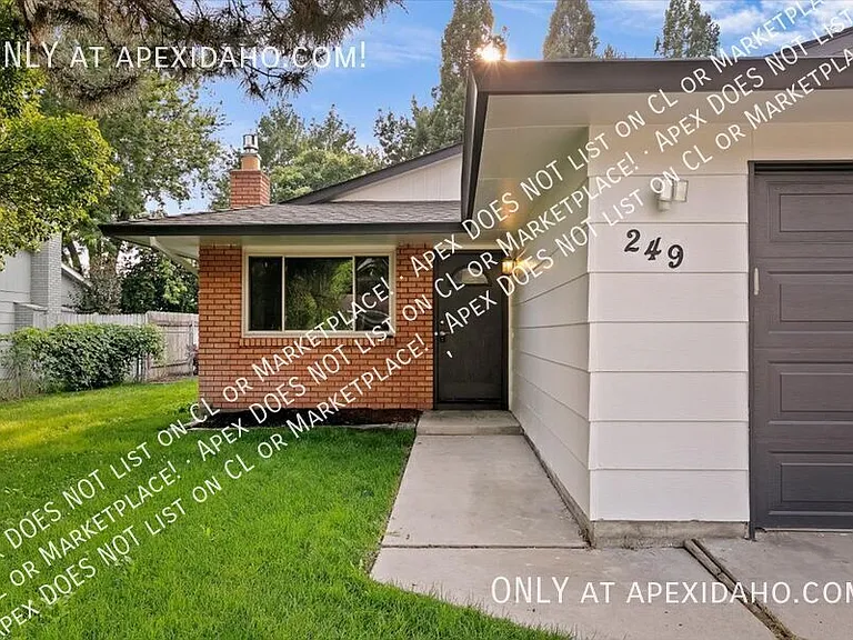 249 S Harlan Pl — Photo 4