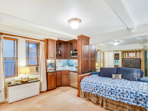 321 East 43rd Street image 1 of 8