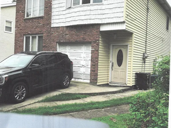 610 Woodrow Rd, Staten Island, NY 10312